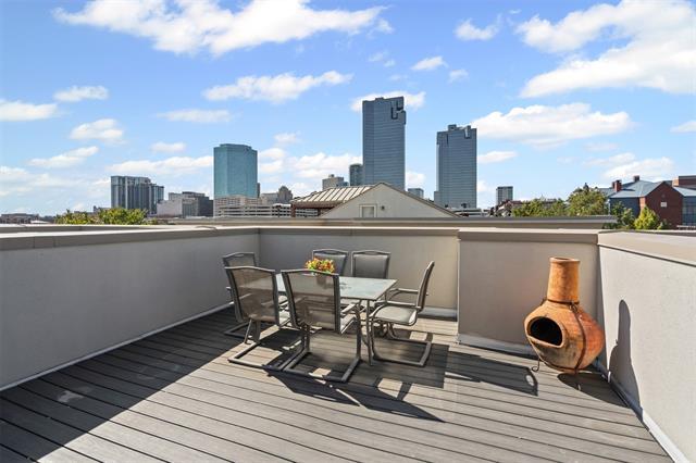 720 E 1st St in Fort Worth, TX - Foto de edificio - Building Photo