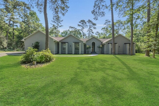 44 Lake Forest Cir