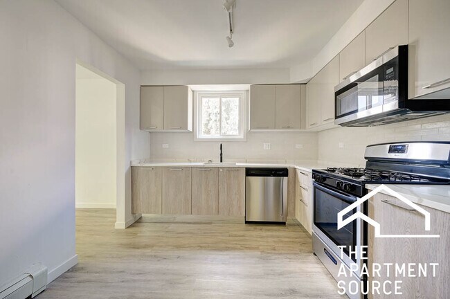 7521 N Sheridan Rd, Unit 1 in Chicago, IL - Foto de edificio - Building Photo