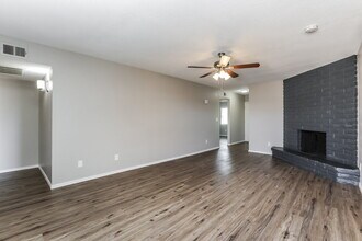 4124 N 106th Ave in Phoenix, AZ - Building Photo - Building Photo
