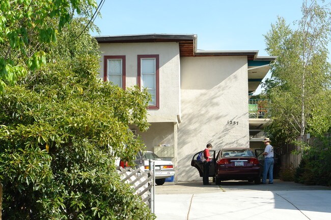 1257 Francisco St in Berkeley, CA - Foto de edificio - Building Photo