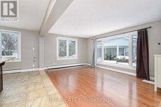 1513 Queenswood Crescent in Ottawa, ON - Building Photo - Building Photo