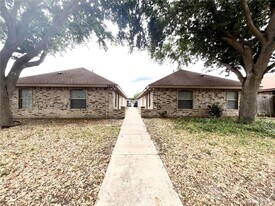 16 South Dr in Pharr, TX - Building Photo