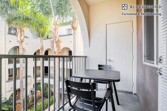 5710 Crescent Park E, Unit FL3-ID655 in Los Angeles, CA - Building Photo - Building Photo