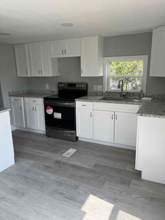 9852 Indiana St Photo