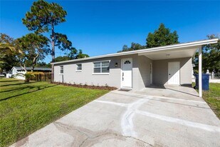 6521 S Englewood Ave in Tampa, FL - Building Photo