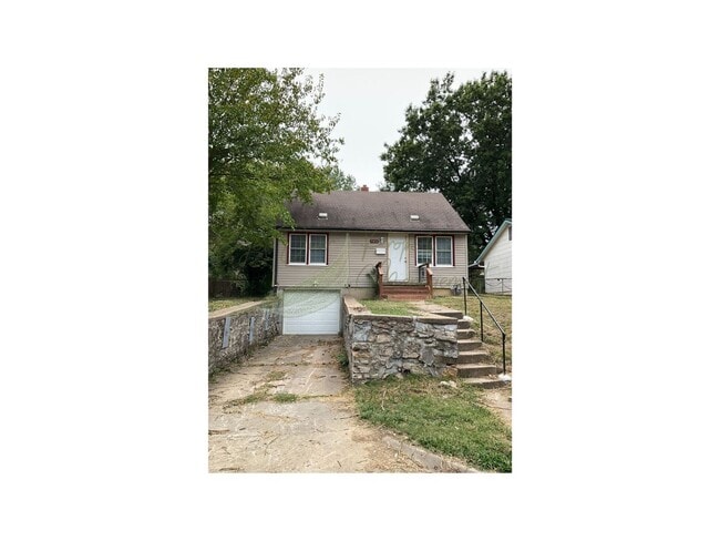property at 5400 Norton Ave