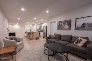 130 Chippewa Ave in Ottawa, ON - Building Photo