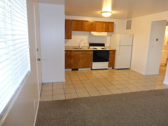 2105 E 3300 S in Salt Lake City, UT - Building Photo - Building Photo