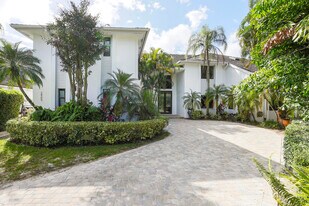 2905 Polo Island Dr in Wellington, FL - Building Photo