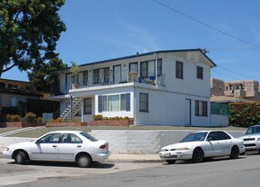 2176 Thomas Ave in San Diego, CA - Building Photo