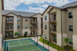 BARONS PARK in Fredericksburg, TX - Building Photo