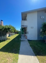 325 W H St in Oakdale, CA - Building Photo - Building Photo