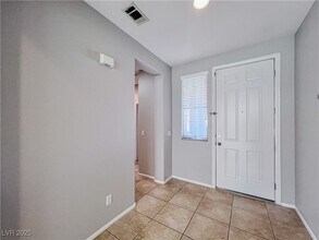 7551 Rockhampton Ave in Las Vegas, NV - Building Photo - Building Photo