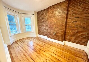 77 Windsor St, Unit 1B in Boston, MA - Foto de edificio - Building Photo