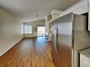 9954 W Monterosa Ave in Phoenix, AZ - Building Photo - Building Photo