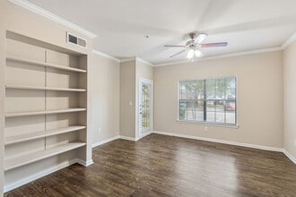 Lakeshore Villas in Humble, TX - Building Photo - Building Photo