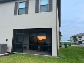 15217 Lyla Ter in Bradenton, FL - Foto de edificio - Building Photo