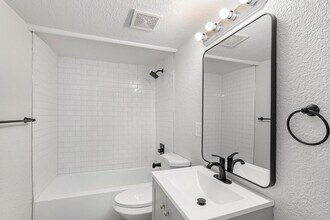 1464 N Elizabeth St in Denver, CO - Building Photo - Building Photo