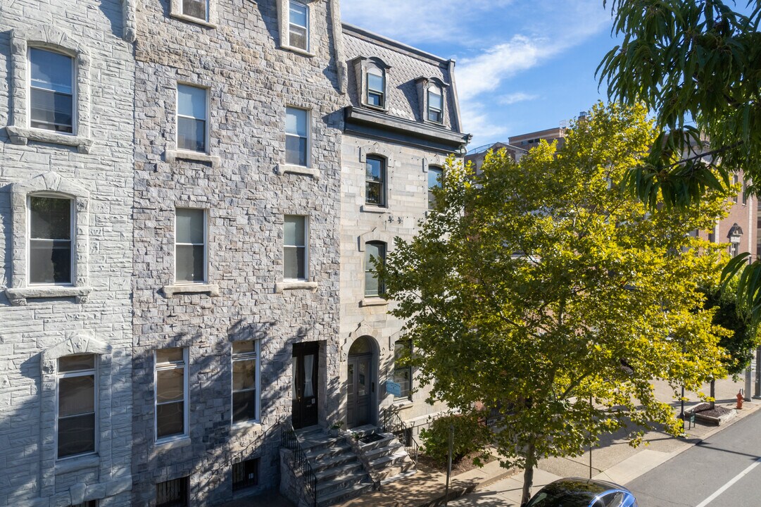 1709 Spring Garden St in Philadelphia, PA - Foto de edificio