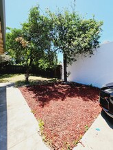 118 Baker Way in Modesto, CA - Building Photo - Building Photo