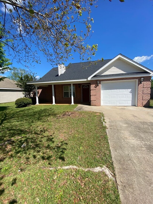204 Wembley Dr in Warner Robins, GA - Foto de edificio - Building Photo