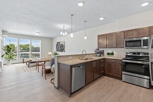 Broadway 190 in Spokane Valley, WA - Building Photo