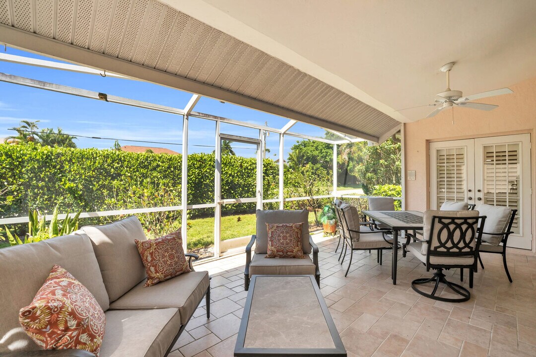 2851 Mizzen Way in Naples, FL - Building Photo