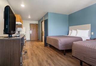 Furnished Studio-Fort Myers in Ft. Myers, FL - Building Photo - Building Photo