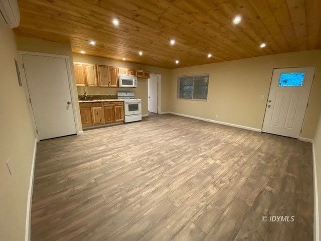 55517 Howland Rd in Idyllwild, CA - Building Photo - Building Photo