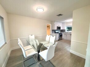 323 Spanish River Blvd in Boca Raton, FL - Building Photo - Building Photo