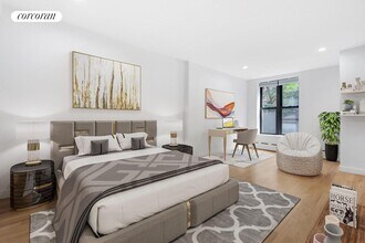 250 W 74th St in New York, NY - Building Photo - Building Photo