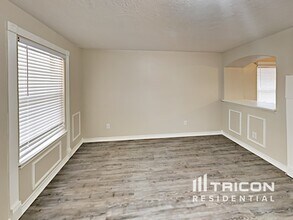 729 Forest Ln Dr in Conroe, TX - Building Photo - Building Photo