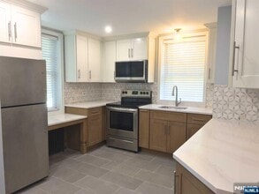 211 Kenilworth Rd in Ridgewood, NJ - Building Photo - Building Photo