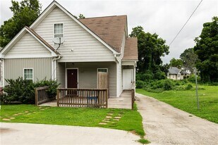 1607 Ralph David Abernathy Blvd SW in Atlanta, GA - Building Photo