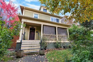 5726 N Interstate Ave in Portland, OR - Building Photo