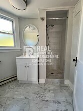 2423 Parkview Ave in Kalamazoo, MI - Building Photo - Building Photo