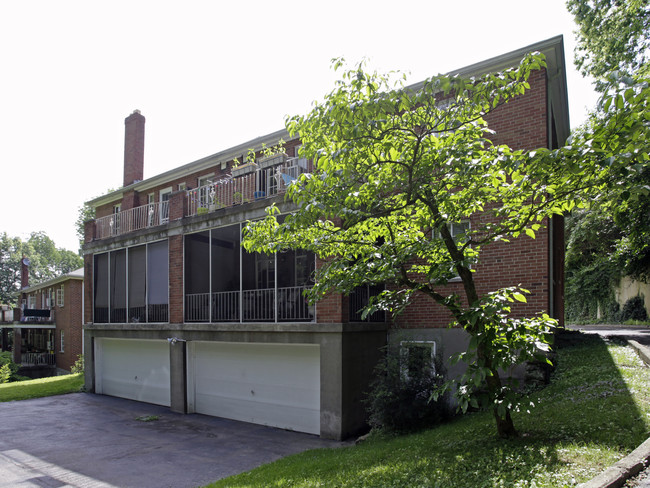 3515 Hazelwood Ave in Cincinnati, OH - Foto de edificio - Building Photo