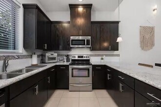 809 S 5th St in McAllen, TX - Building Photo - Building Photo