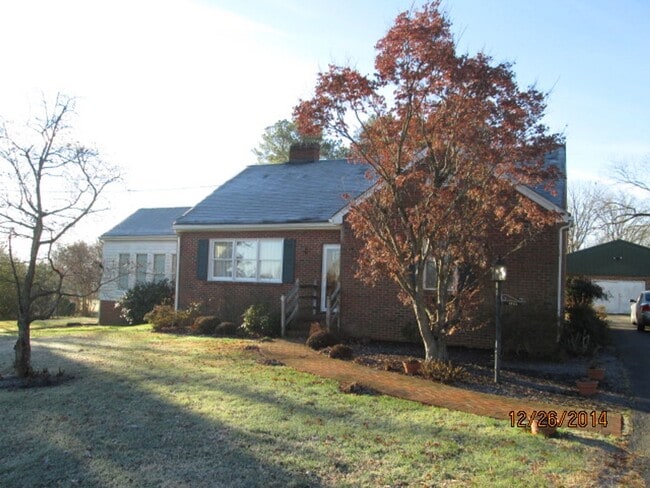 16121 Dunn St in Amelia Court House, VA - Building Photo - Building Photo