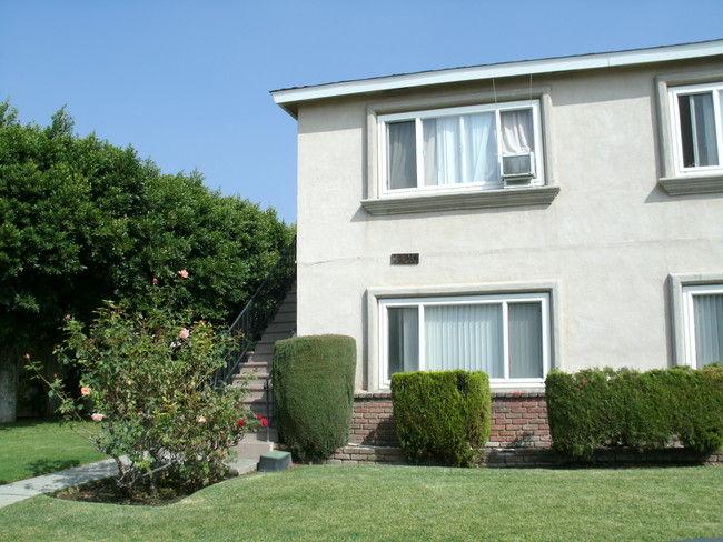 14023 Dicky St in Whittier, CA - Foto de edificio - Building Photo