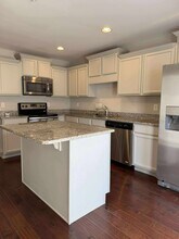 1045 Neeleys Bend E in Spring Hill, TN - Building Photo - Building Photo