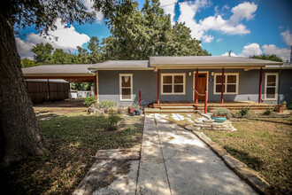 314 2nd St in Blanco, TX - Building Photo - Building Photo