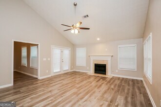 5563 Newberry Point Dr in Flowery Branch, GA - Building Photo - Building Photo