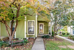 64 Schooner Ln in Lake St. Louis, MO - Building Photo