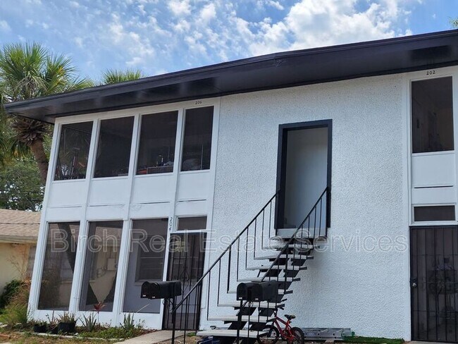 204 Waverly Way in Clearwater, FL - Building Photo - Building Photo