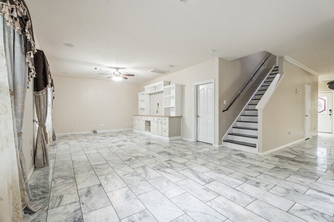 6605 Fallen Breeze Ln