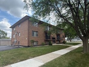 8659 Meade Ave in Burbank, IL - Building Photo - Building Photo