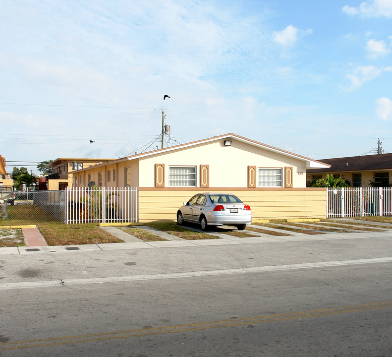 145-155 W 25th St in Hialeah, FL - Building Photo