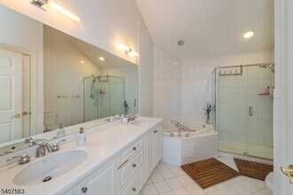 115 Kensington Ln in Livingston, NJ - Building Photo - Building Photo